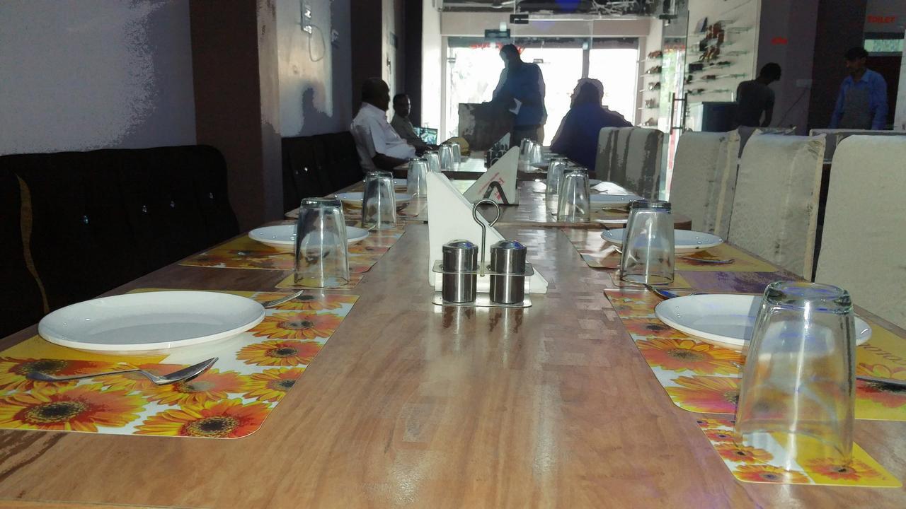 The Royal Hotel Chhatarpur Luaran gambar
